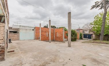 Venta Terreno Triple Frente en Castelar - Toma Permuta - Ideal inversor