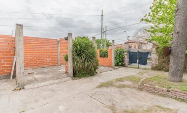Venta Terreno Triple Frente en Castelar - Toma Permuta - Ideal inversor
