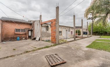 Venta Terreno Triple Frente en Castelar - Toma Permuta - Ideal inversor