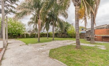 Venta Terreno Triple Frente en Castelar - Toma Permuta - Ideal inversor