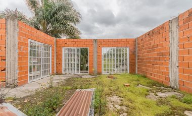 Venta Terreno Triple Frente en Castelar - Toma Permuta - Ideal inversor