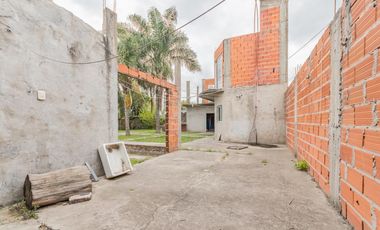 Venta Terreno Triple Frente en Castelar - Toma Permuta - Ideal inversor