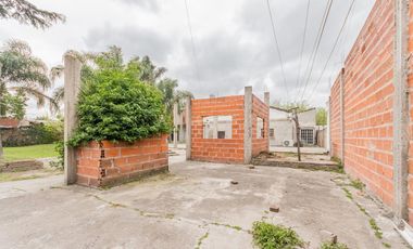 Venta Terreno Triple Frente en Castelar - Toma Permuta - Ideal inversor