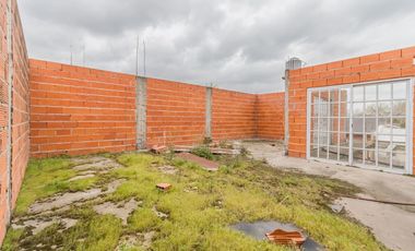 Venta Terreno Triple Frente en Castelar - Toma Permuta - Ideal inversor