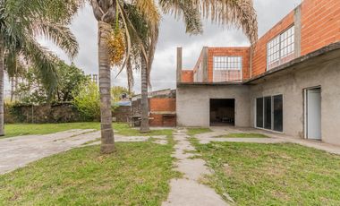 Venta Terreno Triple Frente en Castelar - Toma Permuta - Ideal inversor