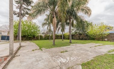 Venta Terreno Triple Frente en Castelar - Toma Permuta - Ideal inversor