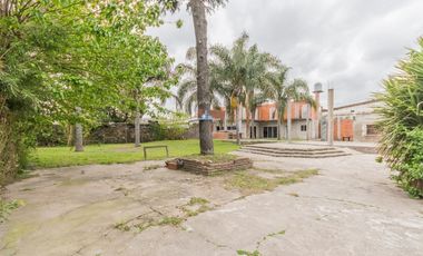 Venta Terreno Triple Frente en Castelar - Toma Permuta - Ideal inversor