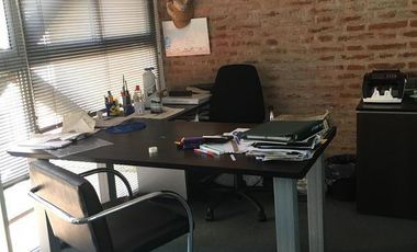 Oficina en venta en  Dardo Rocha con dos cocheras cubiertas Inmejorable ubicación en zona