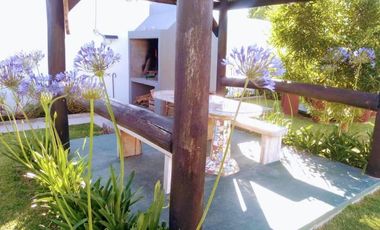 Complejo de Cabañas en venta - 4 Dormitorios 3 Baños - Cocheras - Necochea