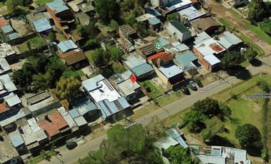 Casa en venta - 3 Dormitorios 1 Baño - Cochera - 400Mts2 - Claypole