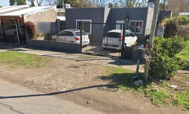 Casa en venta - 3 Dormitorios 1 Baño - Cochera - 400Mts2 - Claypole