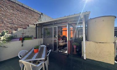 EXCELENTE PH 3 AMB CON TERRAZA Y QUINCHO SIN EXPENSAS