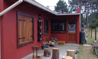 Casa en venta - 3 Dormitorios 1 Baño - Cochera - 495Mts2 - Barrio Hípico, Mar de Ajó