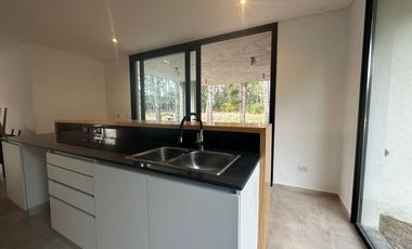 Casa en venta - 3 Dormitorios 3 Baños - 934Mts2 - Pinamar