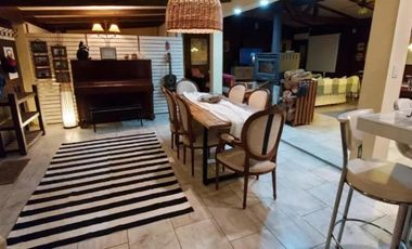 Casa en venta - 3 Dormitorios 2 Baños - Lima