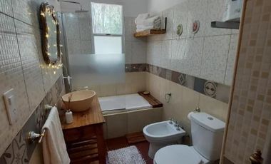 Casa en venta - 3 Dormitorios 2 Baños - Lima