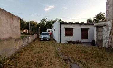 Casa en venta - 4 Dormitorios 2 Baños - 220mts2 - San Clemente del Tuyú