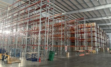 Excelente establecimiento Logístico AAA de 7800 m2 cub en General Pacheco