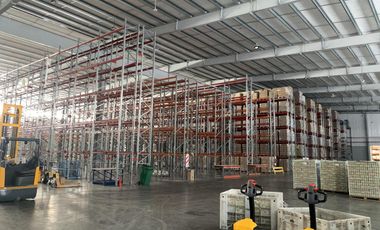 Excelente establecimiento Logístico AAA de 7800 m2 cub en General Pacheco