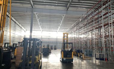 Excelente establecimiento Logístico AAA de 7800 m2 cub en General Pacheco