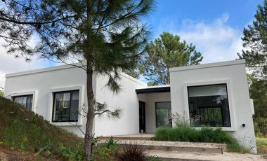 Casa en venta - 3 Dormitorios 2 Baños - 1000Mts2 - Pinamar