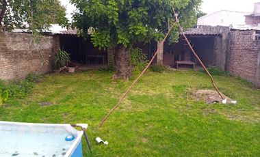 Casa en venta - 3 Dormitorios 1 Baño 2 Cocheras - 360Mts2 - Luis Guillón, Esteban Echeverría