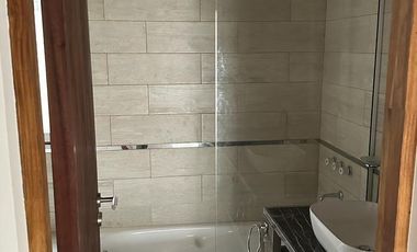 Casa en venta - 3 Dormitorios 3 Baños - 675Mts2 - Costa del Este