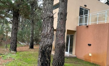 Casa en venta - 3 Dormitorios 3 Baños - 675Mts2 - Costa del Este