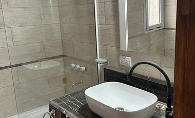 Casa en venta - 3 Dormitorios 3 Baños - 675Mts2 - Costa del Este