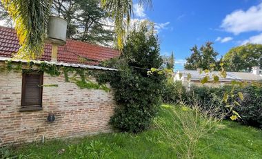 Casa en venta - 2 Dormitorios 2 Baños - 836Mts2 - City Bell