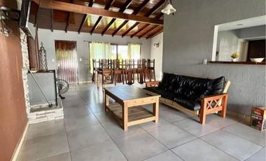 Casa en venta - 4 Dormitorios 3 Baños - 2,7 Hectáreas - General Madariaga