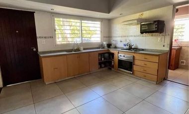 Casa en venta - 4 Dormitorios 3 Baños - 2,7 Hectáreas - General Madariaga