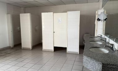 Depósito de 345 m2 cubiertos en Florida