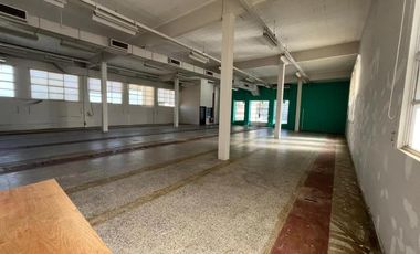 Depósito de 800 m2 cubiertos en Florida