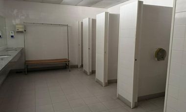 Depósito de 345 m2 cubiertos en Florida