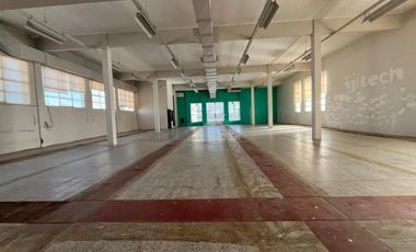 Depósito de 343 m2 cubiertos en Florida