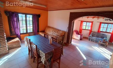 DOS PROPIEDADES!! Casa 4 ambientes con cochera y departamento en Mar De Ajó