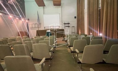 Venta - Oficinas en el Centro - Edificio Ferrari - Monasterio -  L017