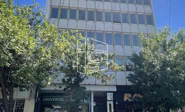 Venta - Oficinas en el Centro - Edificio Ferrari - Monasterio -  L017