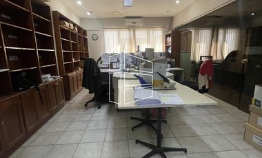 Venta - Oficinas en el Centro - Edificio Ferrari - Monasterio -  L017