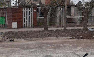 Casa en venta - 2 Dormitorios 1 Baño - Cochera - 200Mts2 - Guernica, Presidente Perón