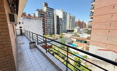 ALQUILER AMOBLADO! Departamento de 2 dormitorios   dependencia y cochera en Salta al 700, Bº Norte