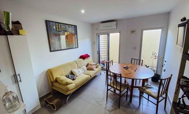 Departamento en venta - 2 dormitorios 1 baño - Cochera - 60mts2 - Tolosa, La Plata