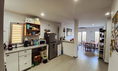 Departamento en venta - 2 dormitorios 1 baño - Cochera - 60mts2 - Tolosa, La Plata