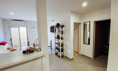 Departamento en venta - 2 dormitorios 1 baño - Cochera - 60mts2 - Tolosa, La Plata