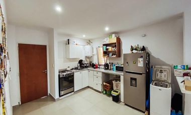 Departamento en venta - 2 dormitorios 1 baño - Cochera - 60mts2 - Tolosa, La Plata