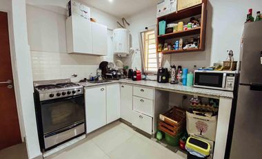 Departamento en venta - 2 dormitorios 1 baño - Cochera - 60mts2 - Tolosa, La Plata