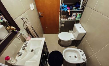 Departamento en venta - 2 dormitorios 1 baño - Cochera - 60mts2 - Tolosa, La Plata