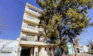 Departamento en venta - 2 dormitorios 1 baño - Cochera - 60mts2 - Tolosa, La Plata