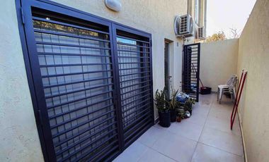 Departamento en venta - 2 dormitorios 1 baño - Cochera - 60mts2 - Tolosa, La Plata